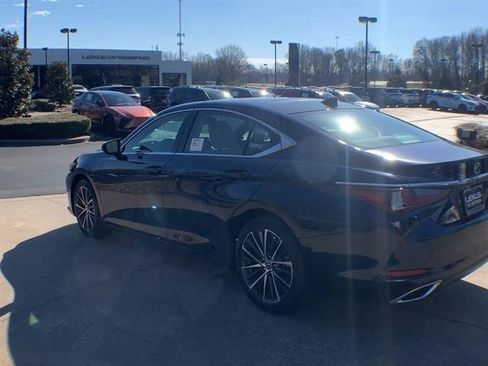 Certified 2025 Lexus ES 350 w/ Premium Package image 6
