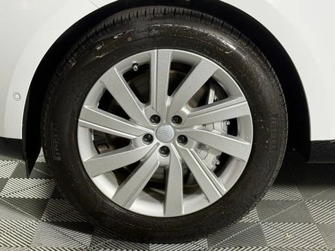 Used 2025 Land Rover Range Rover SE AWD/4WD image 12