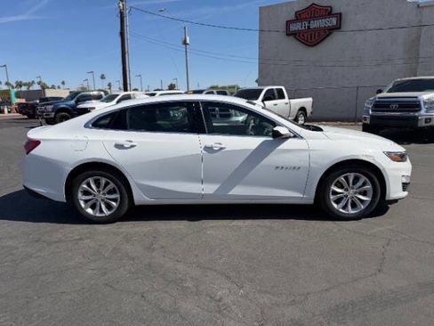 Used 2020 Chevrolet Malibu LT FWD image 2