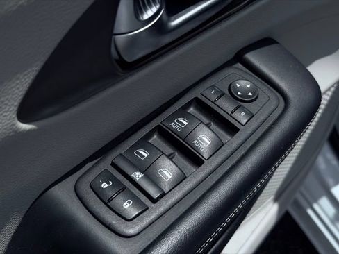 Certified 2023 Chrysler Voyager LX FWD image 15