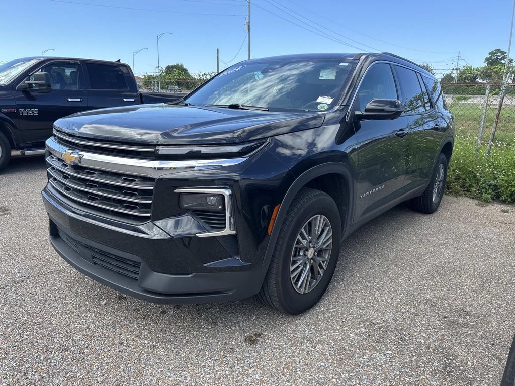 Used 2024 Chevrolet Traverse LT FWD image 6