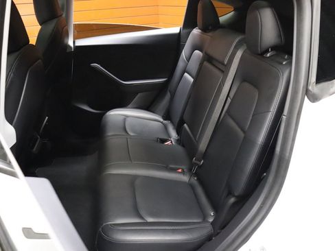 Used 2023 Tesla Model Y 2WD image 39