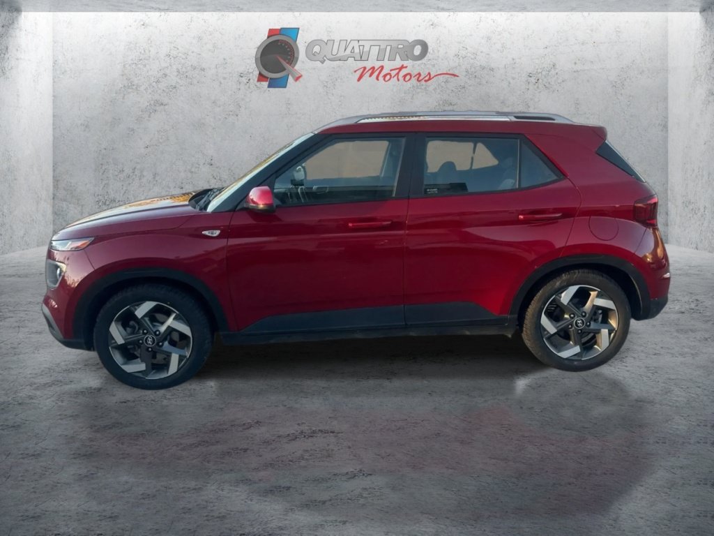 Used 2022 Hyundai Venue SEL FWD image 2