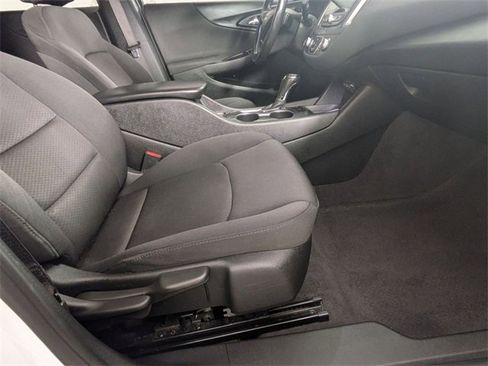 Used 2020 Chevrolet Malibu RS image 30