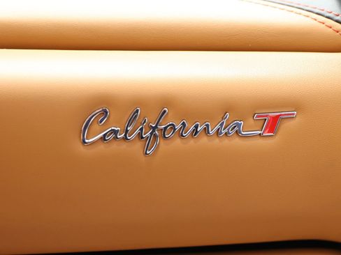 Used 2015 Ferrari California T image 90