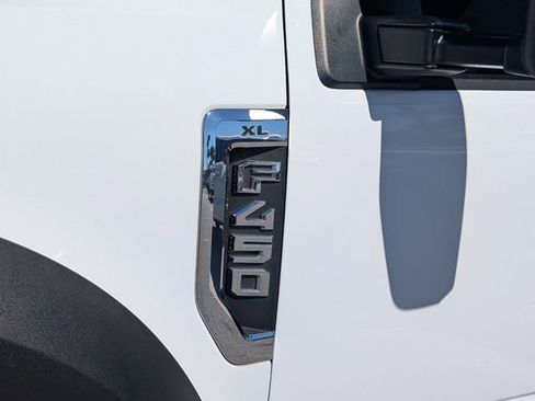 Used 2022 Ford F450 XL w/ Power Equipment Group image 5