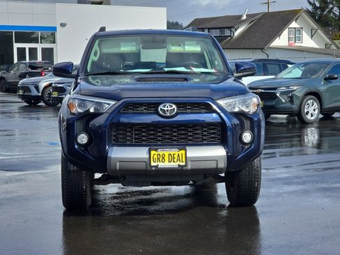 Certified 2018 Toyota 4Runner TRD Off-Road image 3