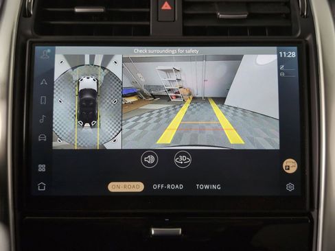 Certified 2025 Land Rover Discovery Dynamic SE image 23