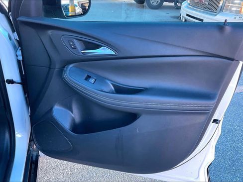 Certified 2024 Buick Encore GX Sport Touring w/ Black Roof Package image 22