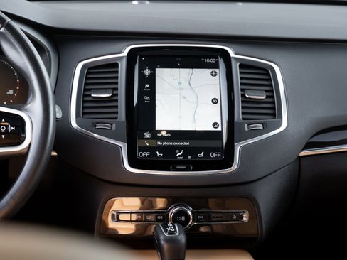 Used 2019 Volvo XC90 T6 Momentum image 13