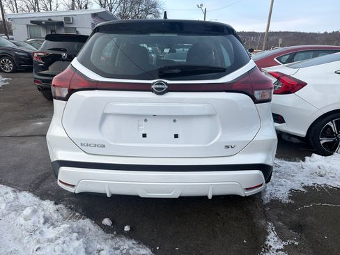 Used 2024 Nissan Kicks SV image 6