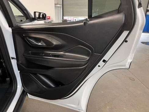 Used 2024 GMC Terrain SLT FWD image 15