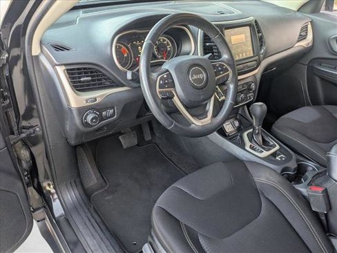 Used 2016 Jeep Cherokee Latitude image 8