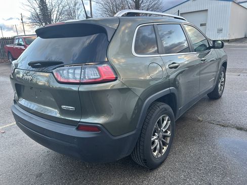 Used 2019 Jeep Cherokee Latitude Plus w/ Cold Weather Group image 3