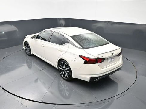 Used 2019 Nissan Altima 2.5 SR w/ SR Premium Package FWD image 15