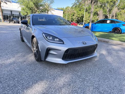 Used 2024 Toyota GR86 RWD image 8