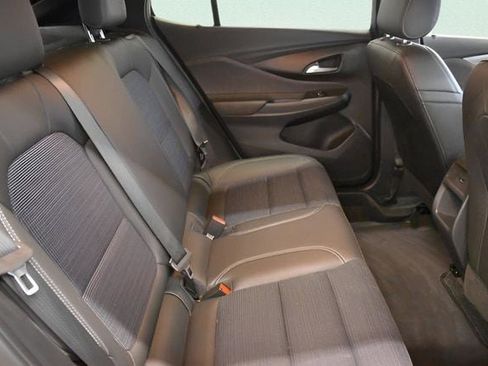 Used 2025 Buick Envista Preferred image 19