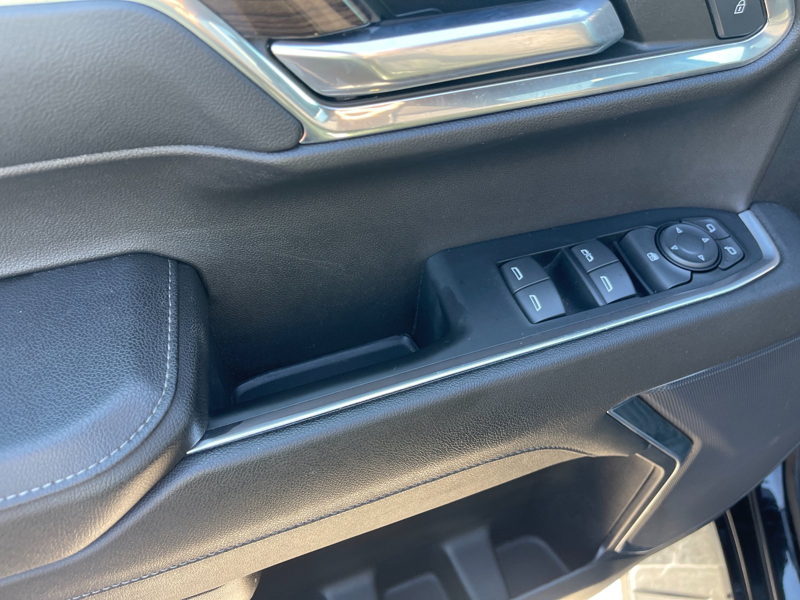 Used 2023 Chevrolet Silverado 1500 LT AWD/4WD image 13