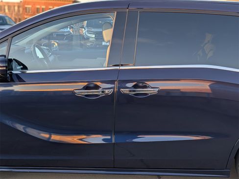 Used 2023 Honda Odyssey Elite image 5