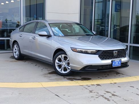 Used 2023 Honda Accord LX image 2