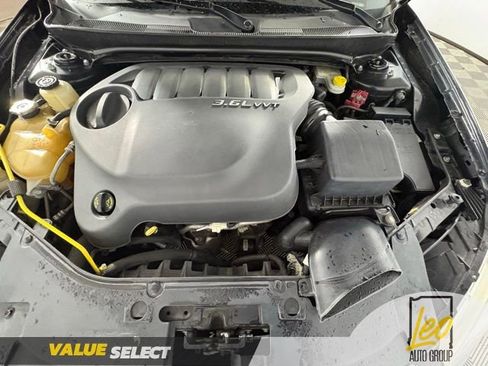Used 2014 Chrysler 200 Touring FWD image 22