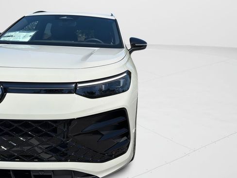 New 2026 Volkswagen Tiguan SE R-Line FWD image 29