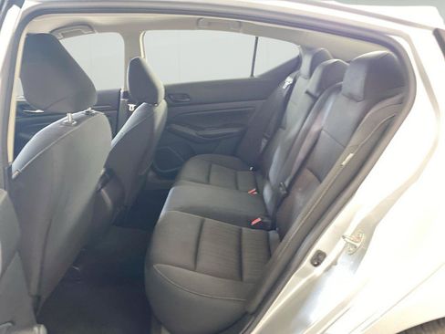 Used 2024 Nissan Altima 2.5 SV FWD image 13