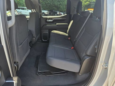 Used 2022 Chevrolet Silverado 1500 LT AWD/4WD image 21