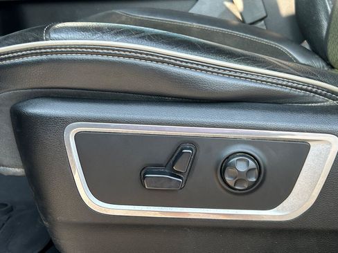Used 2019 RAM 1500 Laramie AWD/4WD image 16