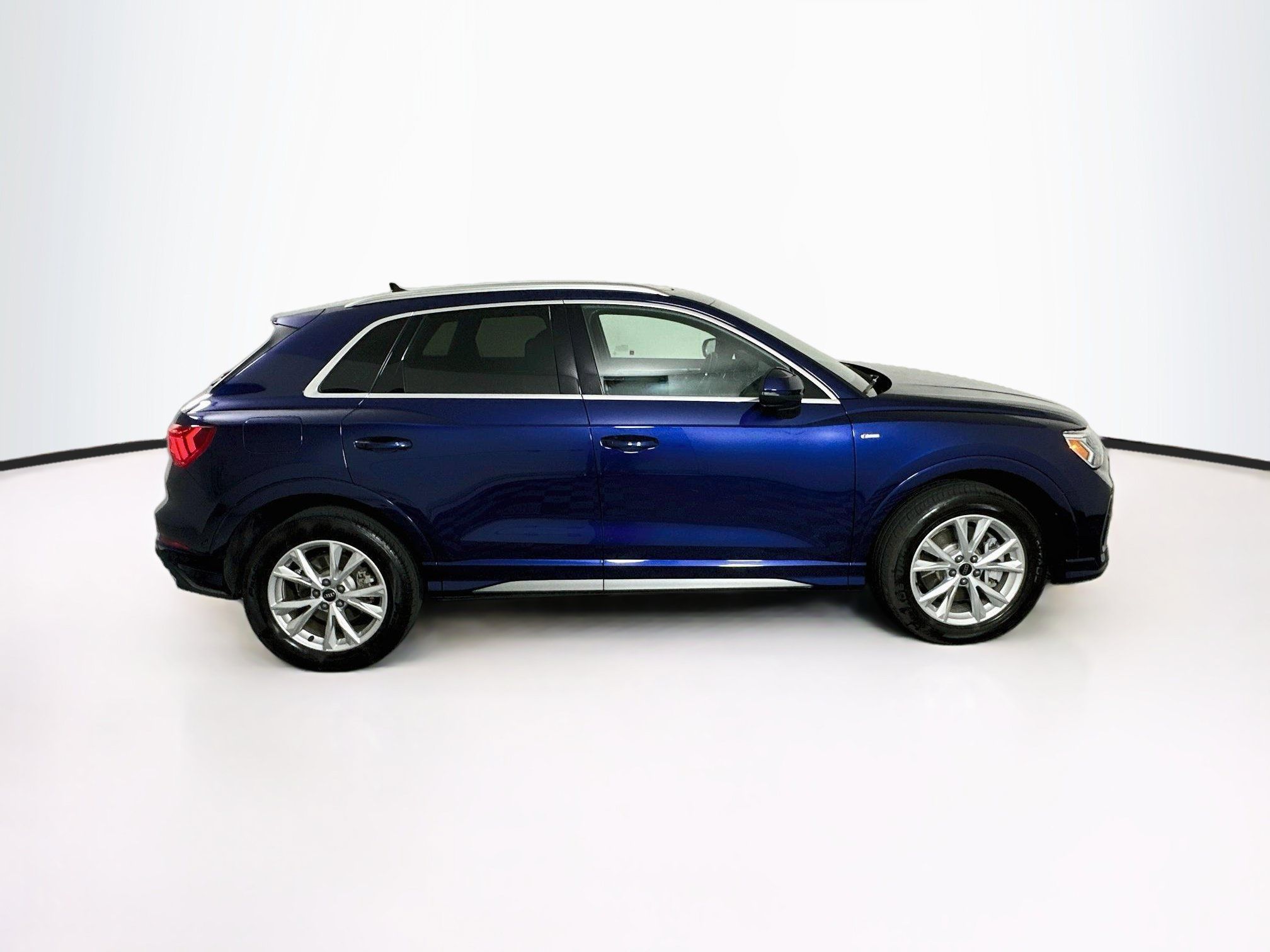 Used 2025 Audi Q3 2.0T Premium AWD/4WD image 10