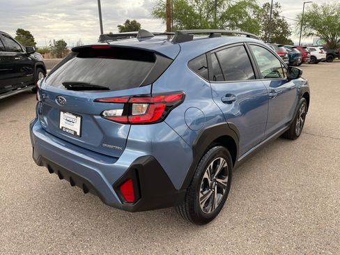Used 2024 Subaru Crosstrek 2.0i Premium image 5