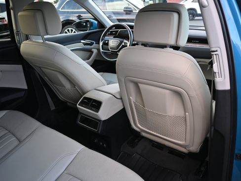 Used 2019 Audi e-tron Premium Plus image 44