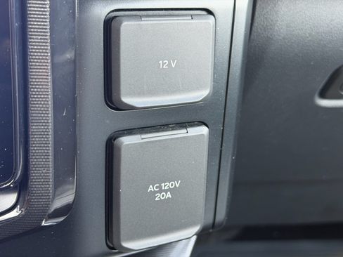 Used 2023 Ford F150 Lightning Platinum AWD/4WD image 18
