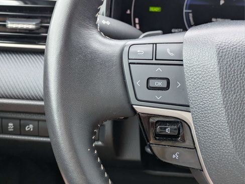 Used 2025 Toyota Camry SE FWD image 23