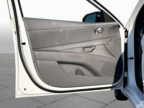 Used 2022 Hyundai Elantra SEL w/ Cargo Package FWD image 20