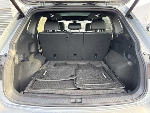 Used 2024 Volkswagen Tiguan SE R-Line AWD/4WD image 12
