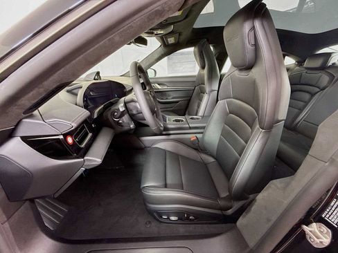 New 2026 Porsche Taycan Turbo image 5