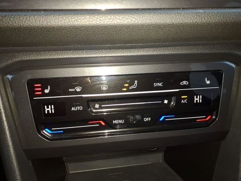 Used 2022 Volkswagen Tiguan SE R-Line image 18