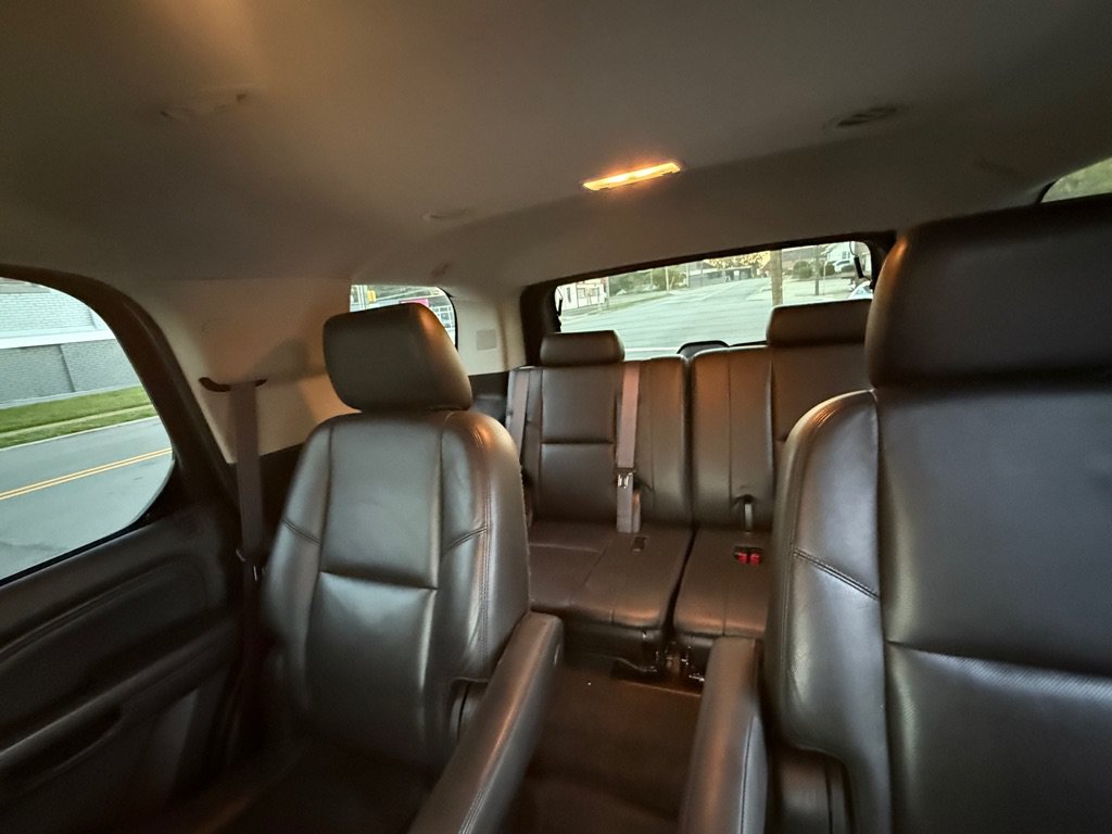 Used 2014 Cadillac Escalade Luxury AWD/4WD image 12