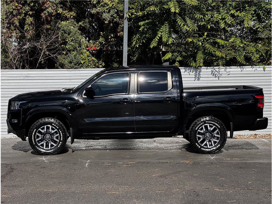 Used 2023 Nissan Frontier SV w/ SV Convenience Package AWD/4WD image 9