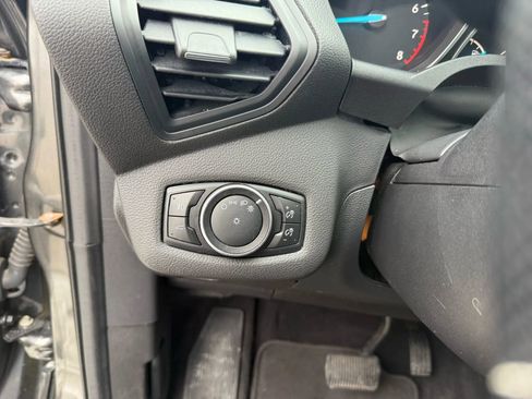 Used 2017 Ford Escape SE w/ Equipment Group 201A image 21