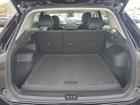 New 2026 Volkswagen Tiguan SE image 15