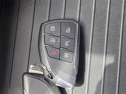 Used 2023 GMC Yukon SLT w/ SLT Premium Package image 26