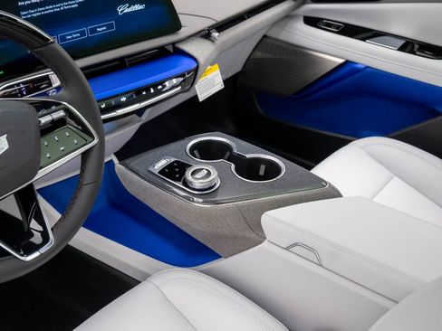 New 2026 Cadillac Optiq Luxury 1 image 14