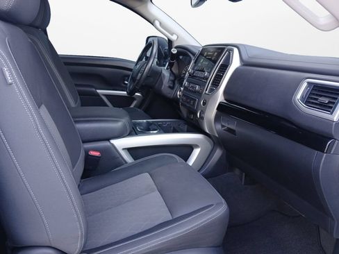Used 2021 Nissan Titan SV w/ SV Convenience Package RWD image 24