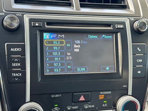Used 2012 Toyota Camry LE FWD image 23