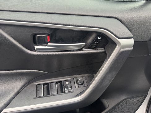 Used 2019 Toyota RAV4 XLE Premium w/ Cold Weather Package image 19