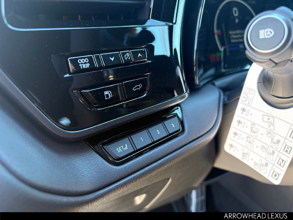 New 2026 Lexus TX 500h AWD image 16