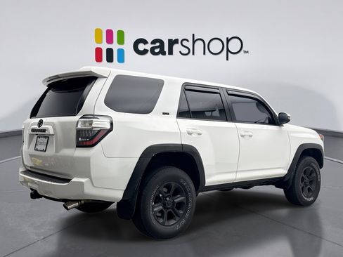 Used 2016 Toyota 4Runner SR5 Premium image 5