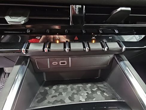 Used 2025 GMC Canyon Elevation w/ Convenience Package image 20